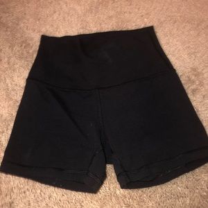 lululemon align shorts (click for more pics)